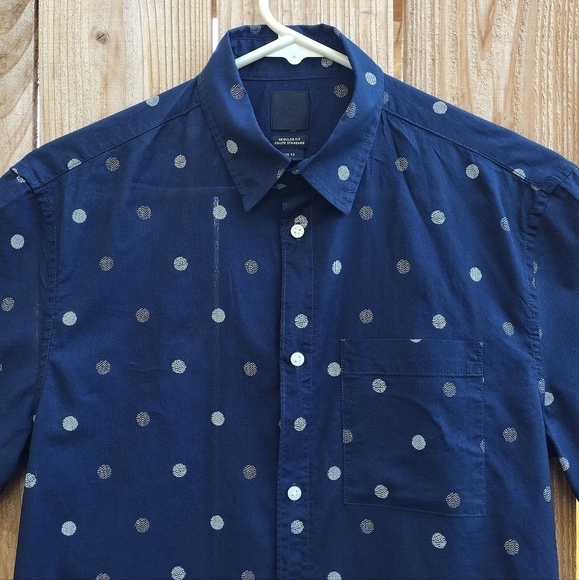H&M - Dotted Short Sleeve Button Down Shirt - Picture 3 of 16